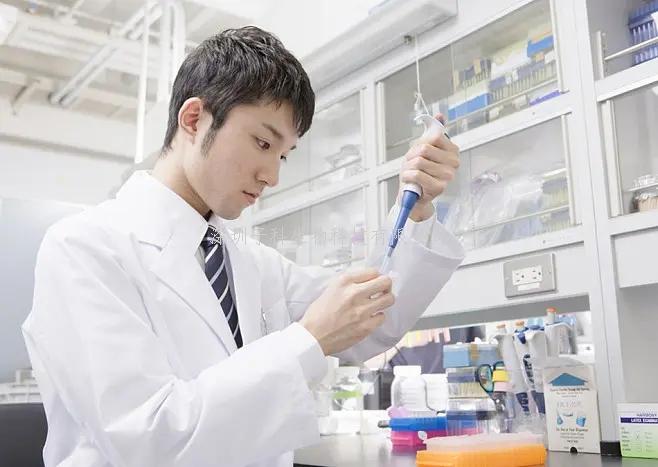 一种控制RNA剪接的新方法：LUC7蛋白定义了两类主要的5 '剪接位点